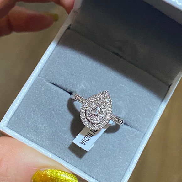 Jewelry - Real diamond pear engagement ring